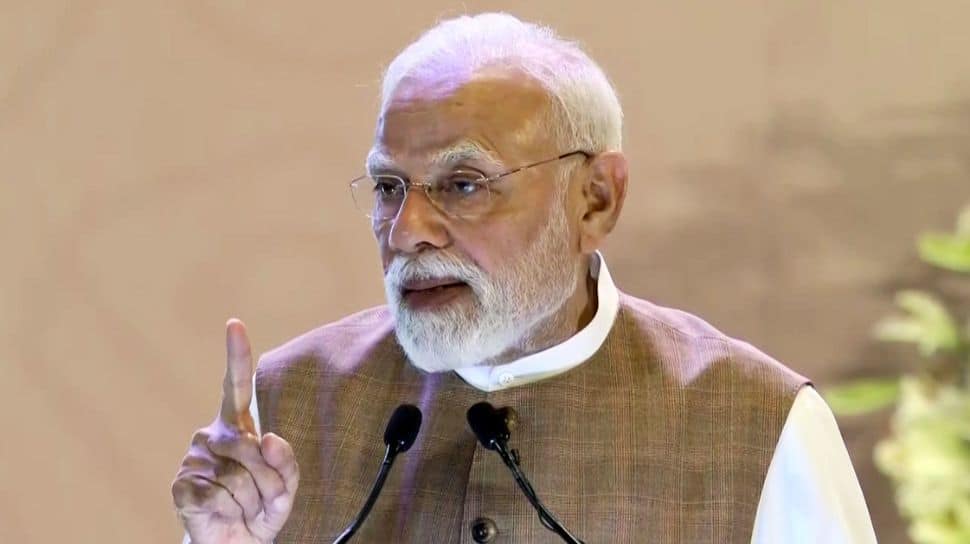 Bihar Election 2025: PM Modi Launches Mukhyamantri Mahila Rojgar Yojana, Transfers Rs 10,000 To Each Beneficiary