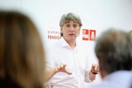El PSOE llama a "frenar" la "deriva autoritaria" del PP