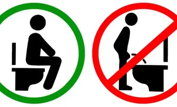 Por qué los hombres deberían orinar sentados, según los expertos