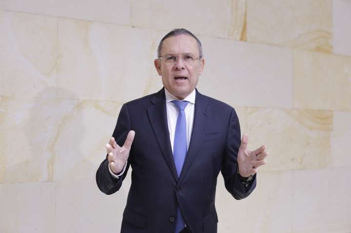 "Yo si sé cómo derrotar a Petro": Efraín Cepeda anunció su candidatura