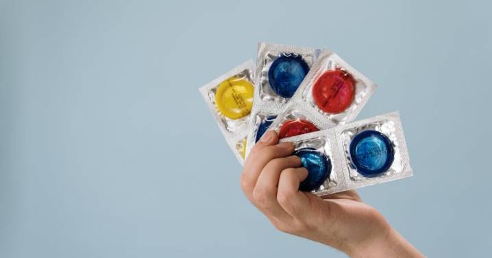 Más falso que un “te amo” de tu ex: COFEPRIS alerta por condones ‘pirata’