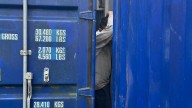 Una persona quedó atrapada entre dos contenedores en Almirante Brown