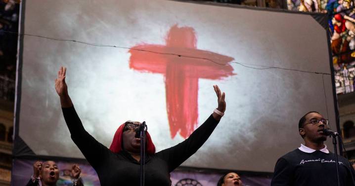 Chicago churches urge calm resistance ahead of expected federal intervention