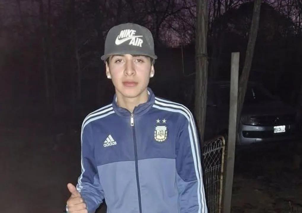Solicitan colaboración para dar con el paradero de un adolescente de 15 años desaparecido en Cosquín