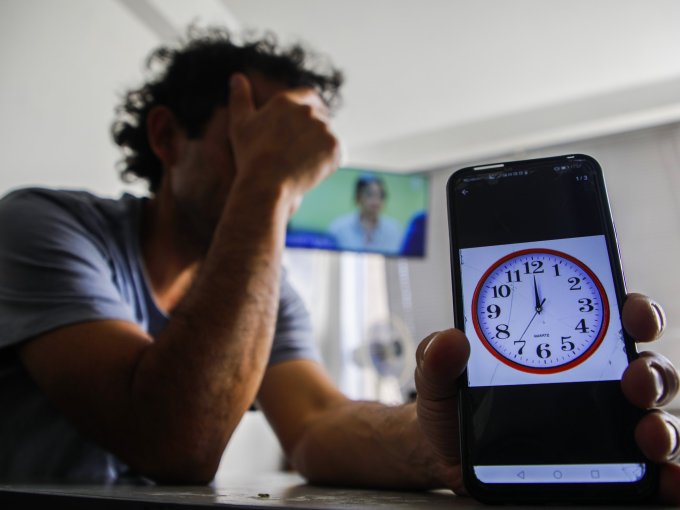 Comienza horario de verano: Relojes se adelantan en una hora en la medianoche de este sábado