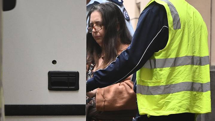 Cadena perpetua para la mujer que mató con setas venenosas a los padres y la tía de su exmarido