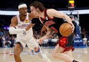 Toros renuevan a Josh Giddey