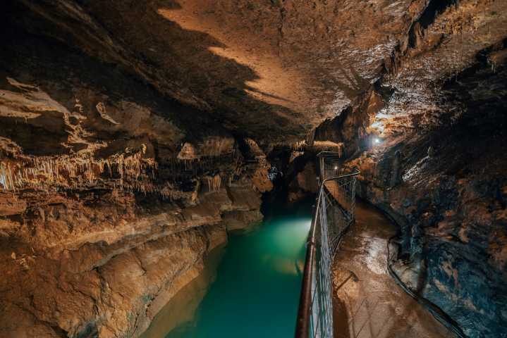 This living cave system in Arkansas houses rare creatures and "bottomless" lakes