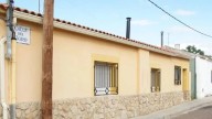 Horror en España: encontraron los restos de un bebé en el freezer de una casa y detuvieron a su madre