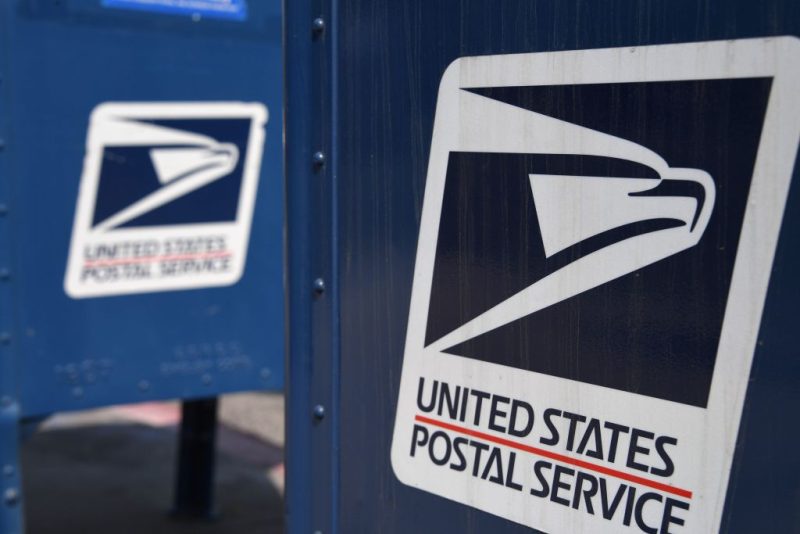 Holiday shipping dates announced for USPS, FedEx