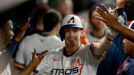 Supliendo al lesionado Álvarez, el novato Cole respondió a la hora cero para Houston