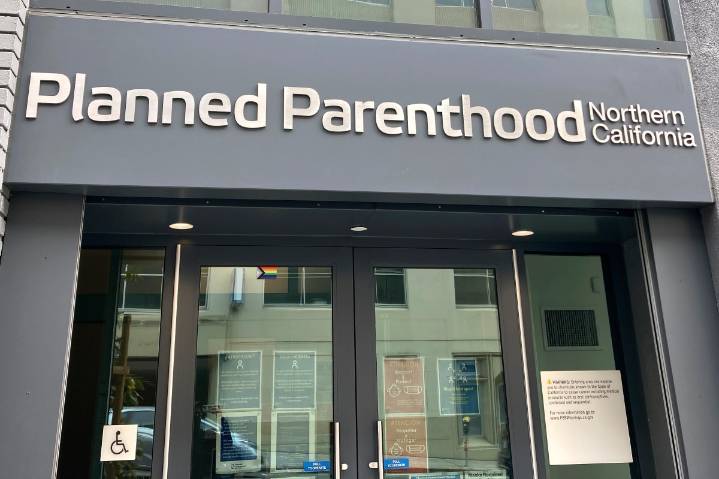 Tribunal de apelaciones le permite a Trump recortar fondos Medicaid a Planned Parenthood