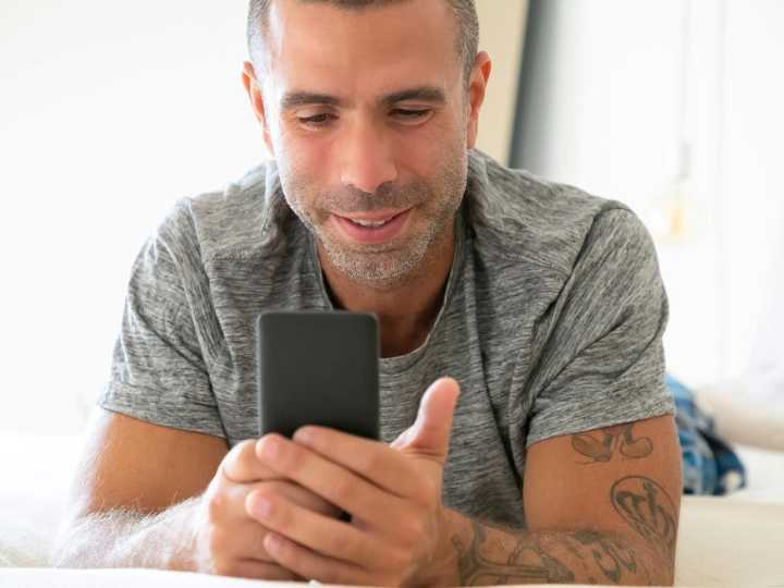 Para qué sirve descargar la última versión de WhatsApp en 2025