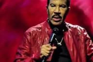 Lionel Richie quedó tan sorprendido con el público argentino que decidió componer un tema con ellos en vivo