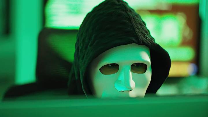 ¿Sospecha que sus datos se filtraron en la ‘dark web’? Así puede comprobarlo con esta función para protegerse de los hackers