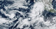 Lorena se convierte en huracán frente a la costa oeste de México y Kiko avanza por aguas abiertas
