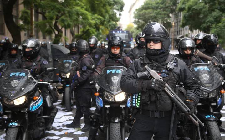 Unos 1.100 efectivos federales custodiarán el Congreso durante la Marcha Federal y la sesión...