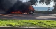 Susto en el Passeig Marítim de Palma por un coche ardiendo en el arcén