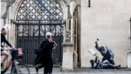 Una nueva obra de Banksy aparece en Londres tras detenciones de manifestantes propalestinos