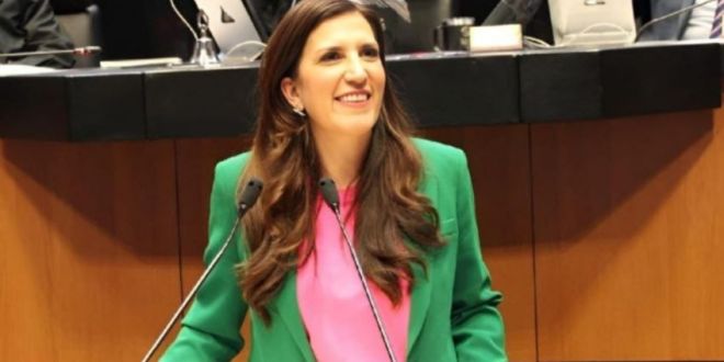 Kenia López, nueva presidenta de la Mesa Directiva