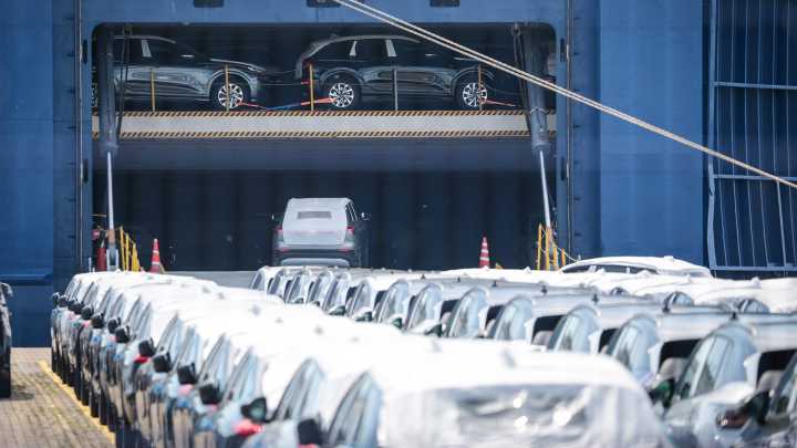 U.S. cuts tariffs on EU cars to 15%, cementing trade terms