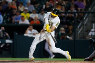 Deadspin | Red-hot A's keep Astros from making up ground in wild-card race