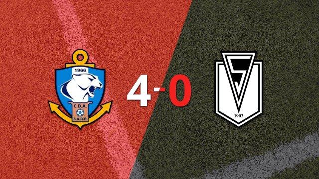 D. Antofagasta liquidó con una goleada a Santiago Morning por 4 a 0