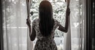 UK households urged to keep curtains and blinds open this autumn