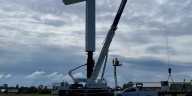 Crews raise 120-ft. cross in southeast Mo.