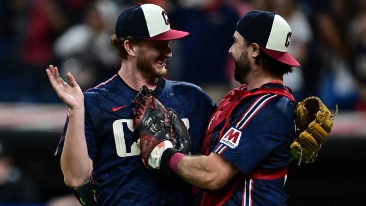 Tanner Bibee throws 2-hit shutout as Cleveland Guardians beat Chicago White Sox 4