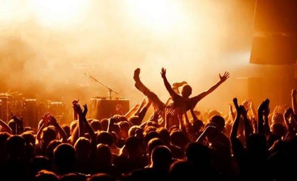 Sorpresa en el rock por la reacción de un histórico cantante en pleno show