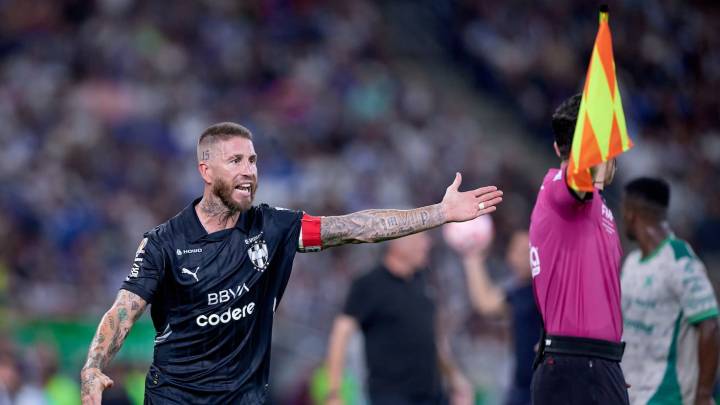 Sergio Ramos fue sancionado por críticas al arbitraje
