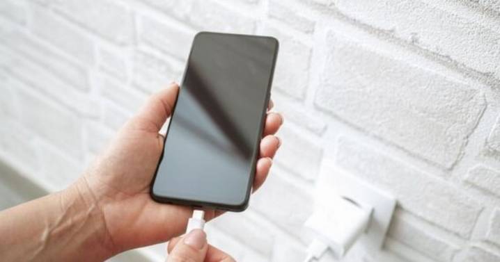 UK households warned to fully charge mobile phones before 9am Saturday