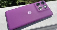 Este Motorola tiene diseño TOP, 6000 mAh de batería y cámaras 4K con Inteligencia Artificial: supera al iPhone 16