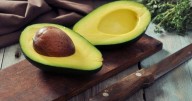 Licuar cáscara de palta y vinagre: por qué recomiendan hacerlo y para qué sirve