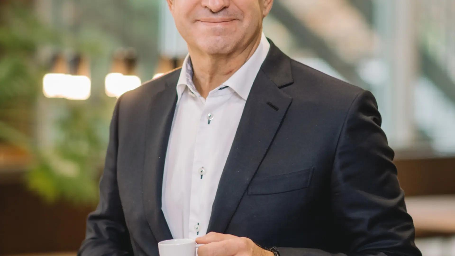 Nestlé cesa a su consejero delegado por mantener una relación sentimental en secreto con una subordinada
