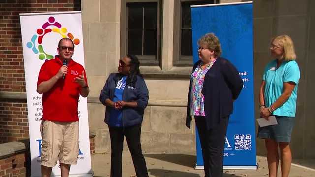 Iowa educators donate $25,000 to support school pantry programs