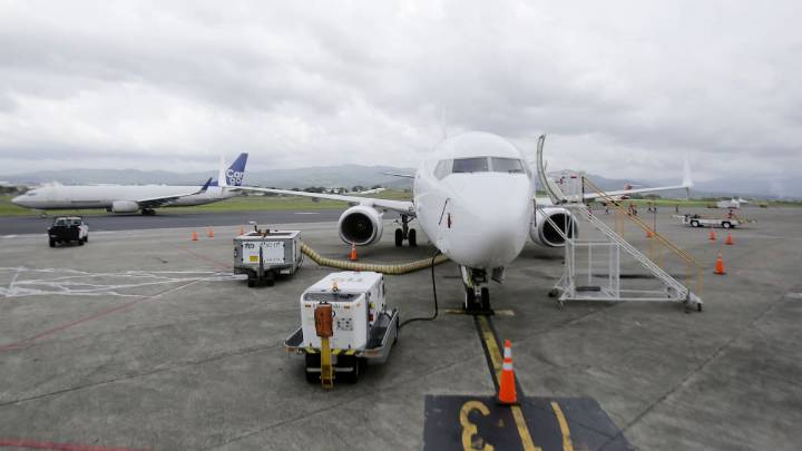 Una aerolínea cobra a los clientes cientos de euros por asientos de ventana sin ventana y arrancan las demandas colectivas multimillonarias