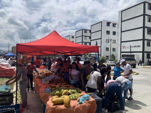 Más de mil familias de Guatire atendidas en jornada integral