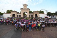 Más de 400 personas participan en la quedada para aficionados de la Escuela ciclista Ciudad de Albacete