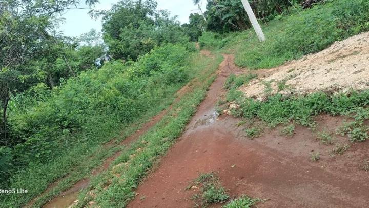 Caminos en mal estado impiden asistencia escolar en Kopchen durante temporada de lluvias