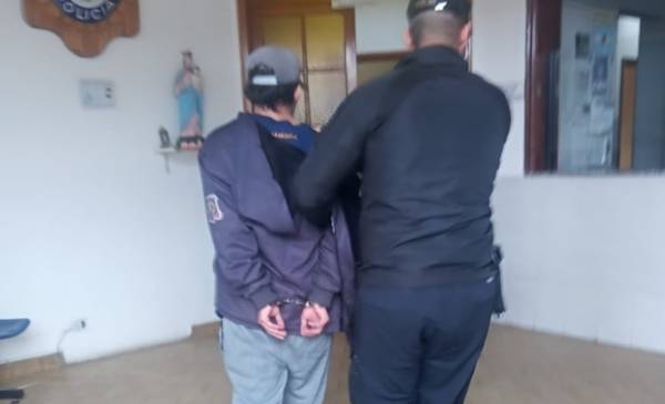 Comodoro: Un hombre intentó robar un pantalón y lo retuvieron los comerciantes