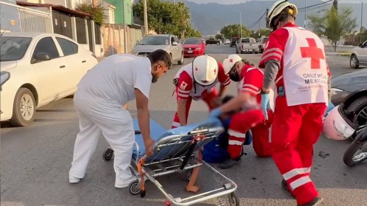 Mujer le quita derecho de paso a repartidor en colonia Morelos