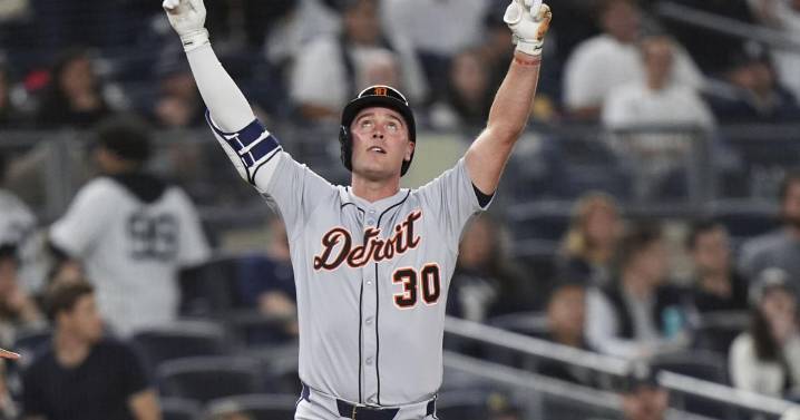 Tigers score 9 runs in 7th inning to trounce wild Yankees 12