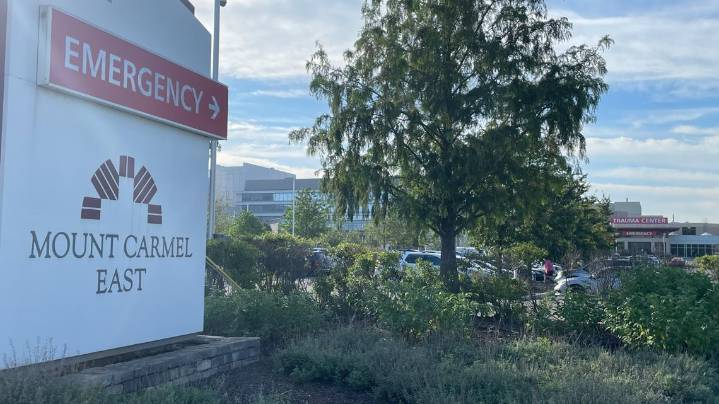 Suspect in custody after hospital employee stabbed at Mount Carmel East