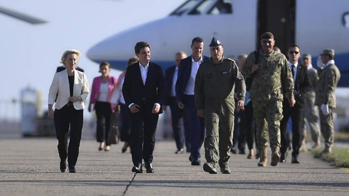 El aterrizaje del avión de Von der Leyen: con cartas de papel y radioayudas terrestres, por Javier Ortega Figueiral