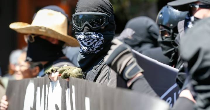 Trump confirma que declarará al movimiento Antifa como organización terrorista