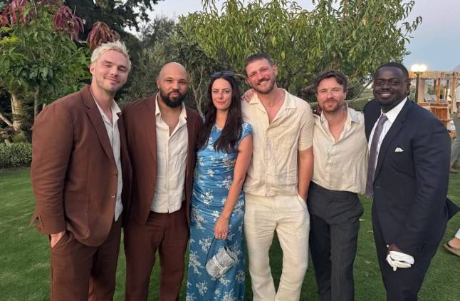 Skins fans ‘sobbing’ as original cast members reunite after 17 years