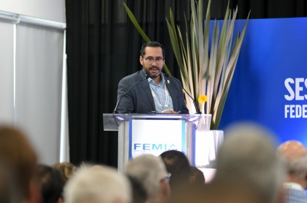 Exponen ventajas para inversión en industria aeroespacial en Femia
