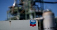 Trump prometió un auge petrolero, pero el sector se enfrenta a despidos y menor extracción
